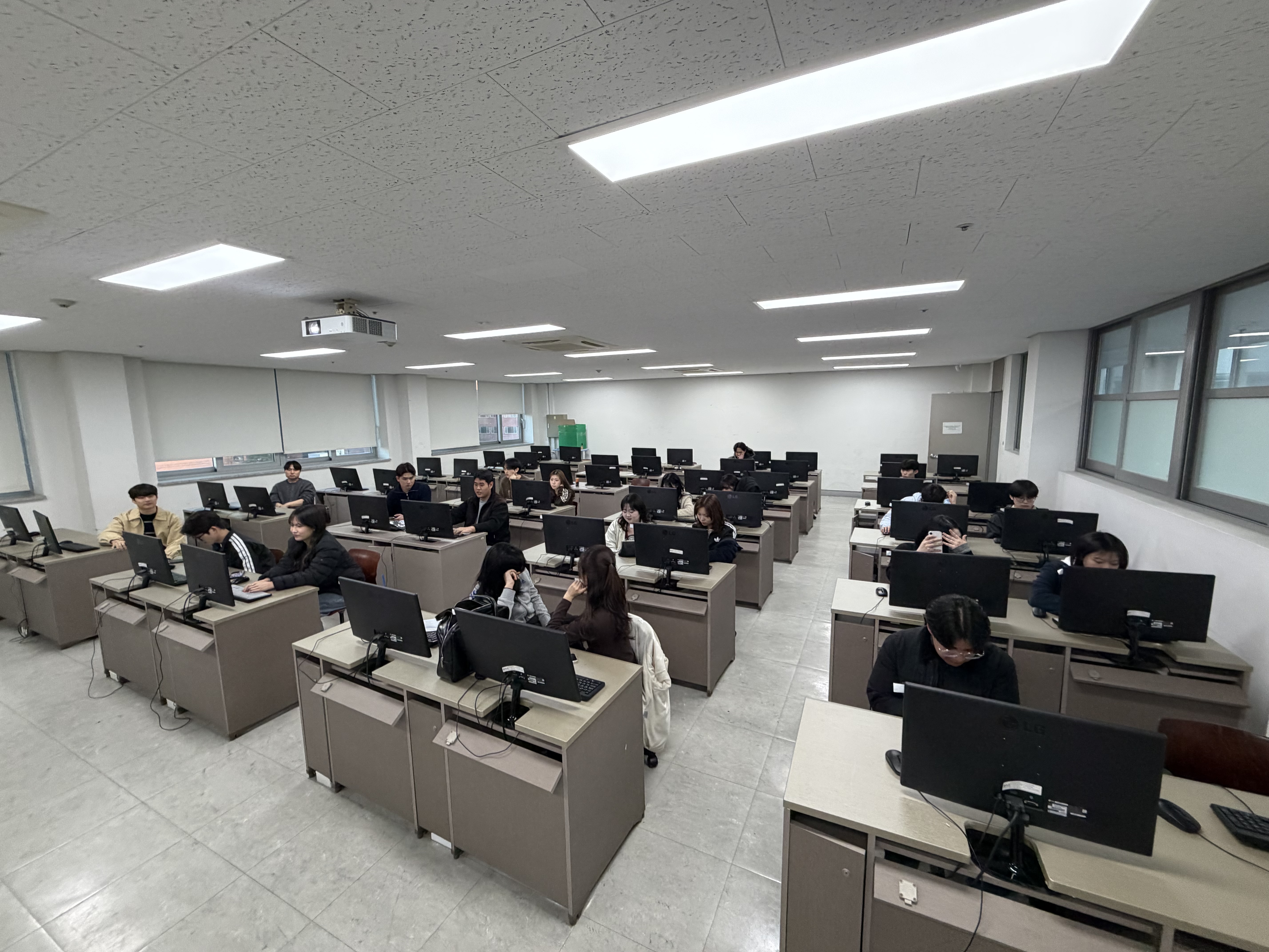 💻 [월드피아] 드디어 첫걸음! 1차 정기 활동 후기 (OT & 바이브 코딩)