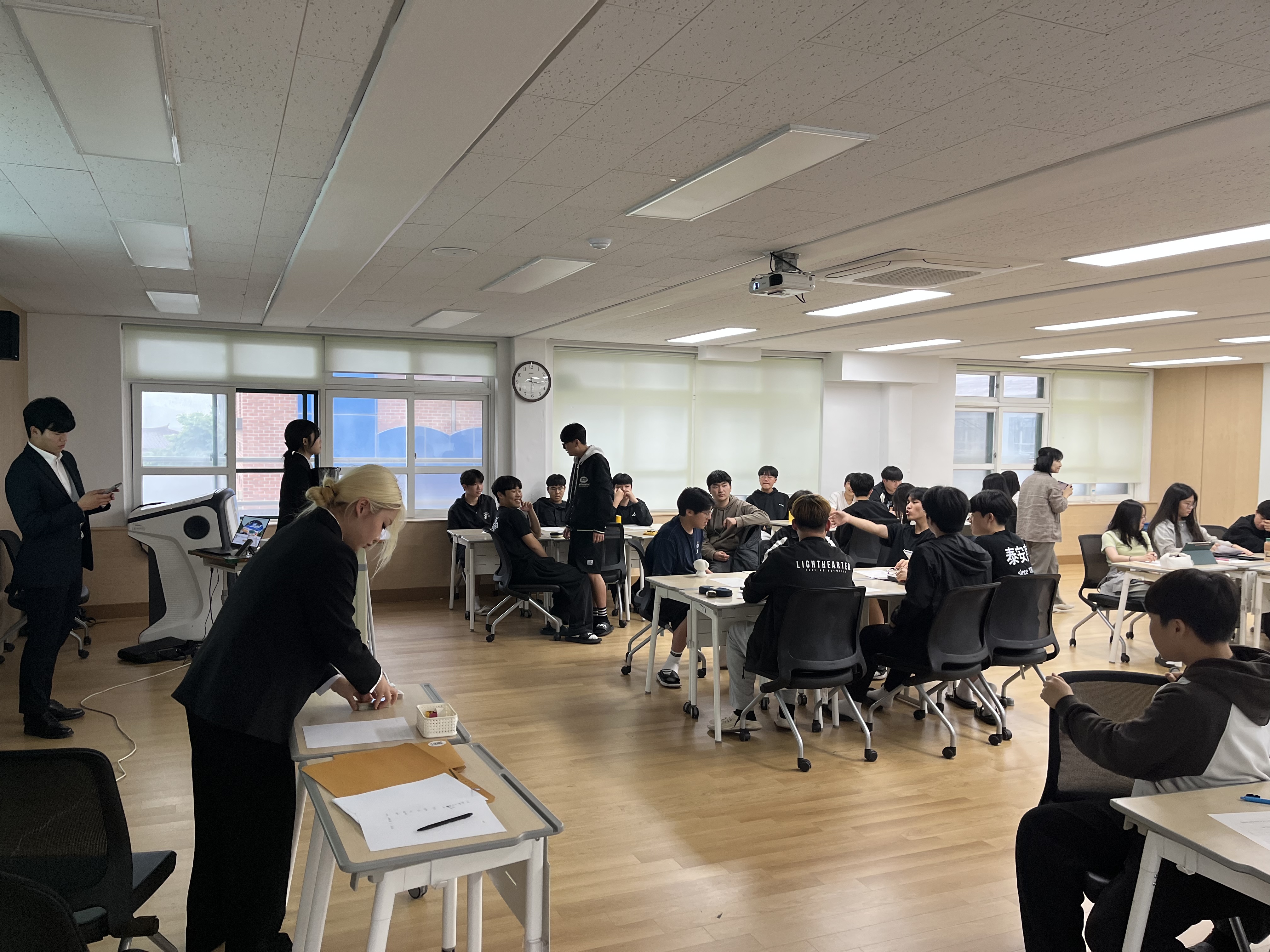 📈 [학과 소식] 태안고등학교 학과 전공체험 성료!