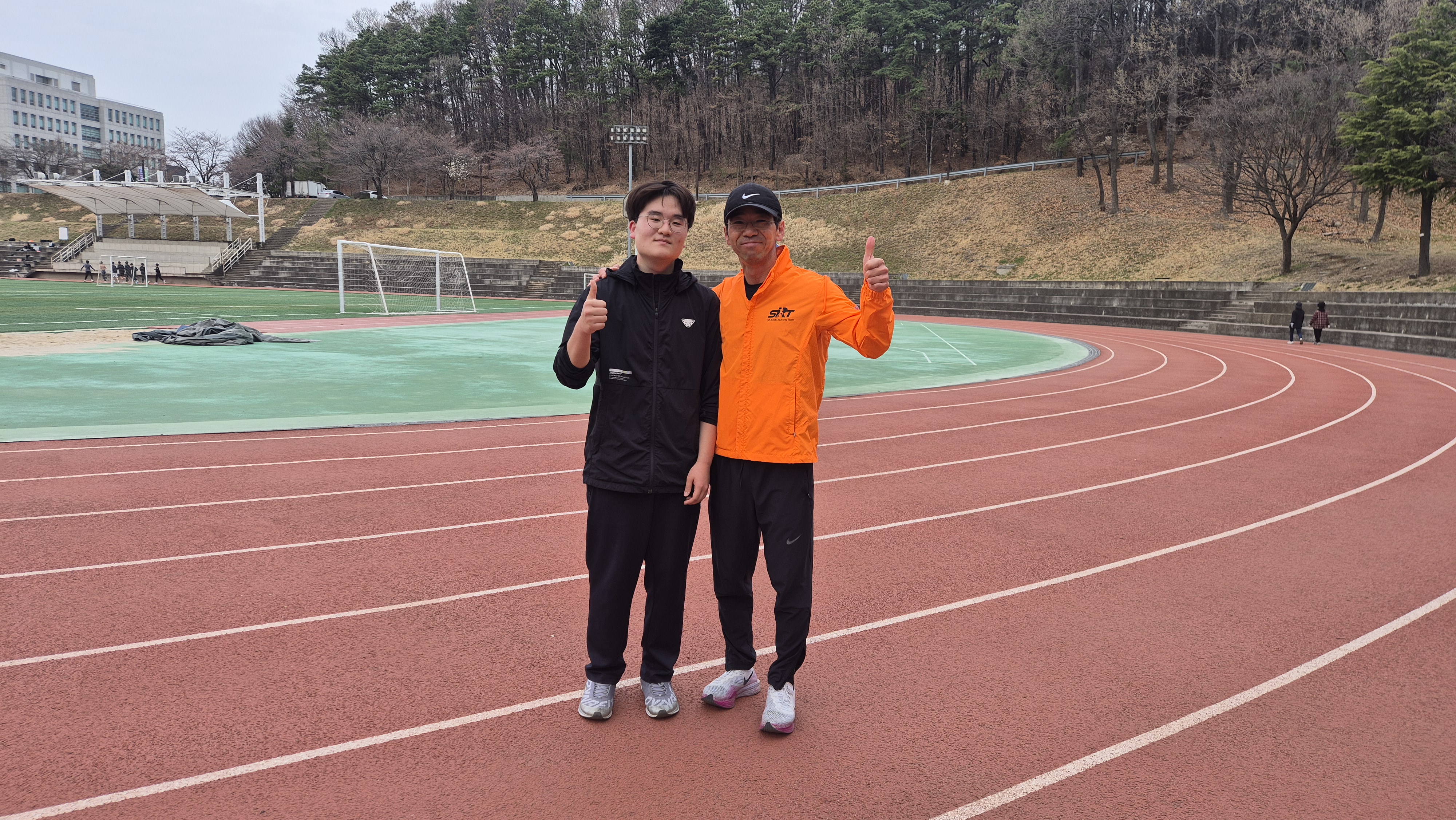 학과장님과 아침에 러닝하고 든든한 천원의 아침밥도 먹기!